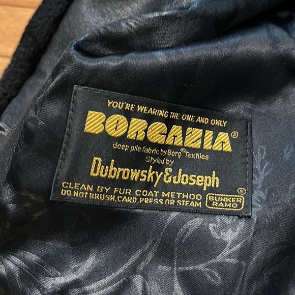 Borgazia Faux Fur Coat - Picture 3 of 4